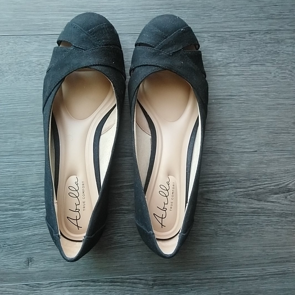 Ladies Comfort Shoes